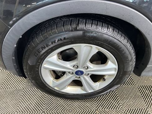 Used 2015 Ford Escape SE FWD image 11