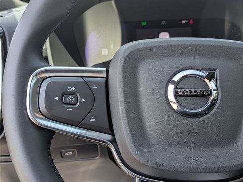 Used 2023 Volvo XC40 B5 Plus w/ Protection Package Premier AWD/4WD image 12