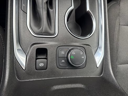 Used 2023 Chevrolet Traverse LT AWD/4WD image 30