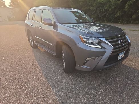 Used 2016 Lexus GX 460 Luxury w/ Preferred Accessory Package AWD/4WD image 24