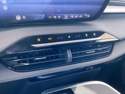 Certified 2025 Buick Enclave Preferred image 33