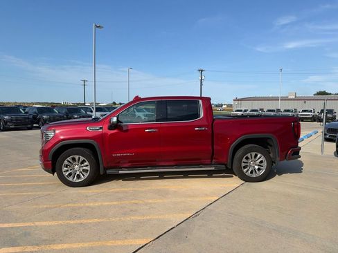Used 2022 GMC Sierra 1500 Denali w/ Technology Package AWD/4WD image 4