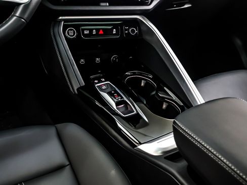 Used 2025 Audi Q5 Premium Plus w/ Premium Plus image 6