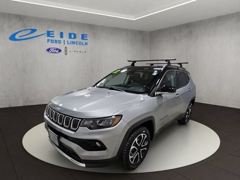 Used 2022 Jeep Compass Limited AWD/4WD image 5