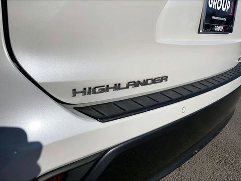 Used 2023 Toyota Highlander Limited image 31
