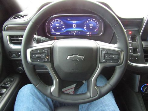 Used 2023 Chevrolet Tahoe Z71 w/ Luxury Package image 5