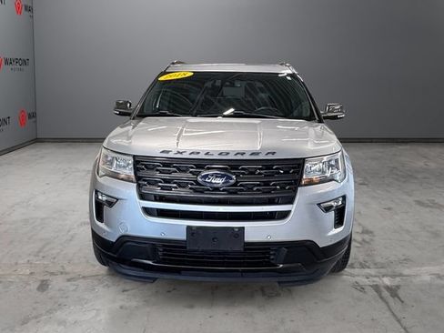 Used 2018 Ford Explorer XLT w/ Equipment Group 202A AWD/4WD image 11