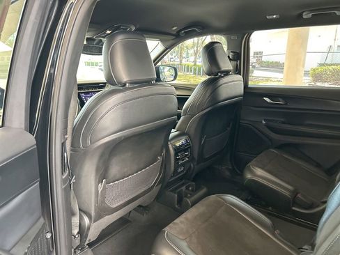 Used 2023 Jeep Grand Cherokee L Altitude image 39