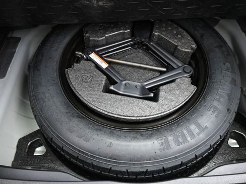 Certified 2025 Toyota RAV4 LE image 22