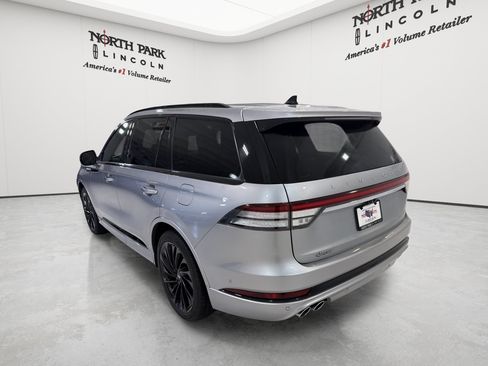 Used 2024 Lincoln Aviator Reserve w/ Jet Package RWD image 3