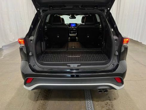 Certified 2024 Toyota Highlander XSE AWD/4WD image 14