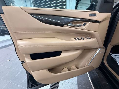 Used 2019 Cadillac Escalade Platinum image 49