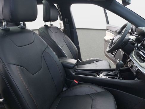 Certified 2023 Jeep Compass Limited w/ Sun and Sound Group image 11