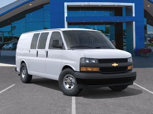 New 2026 Chevrolet Express 3500 w/ Driver Convenience Package image 31