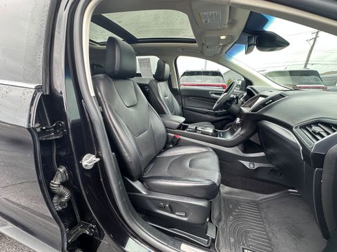 Used 2020 Ford Edge Titanium w/ Equipment Group 301A AWD/4WD image 19
