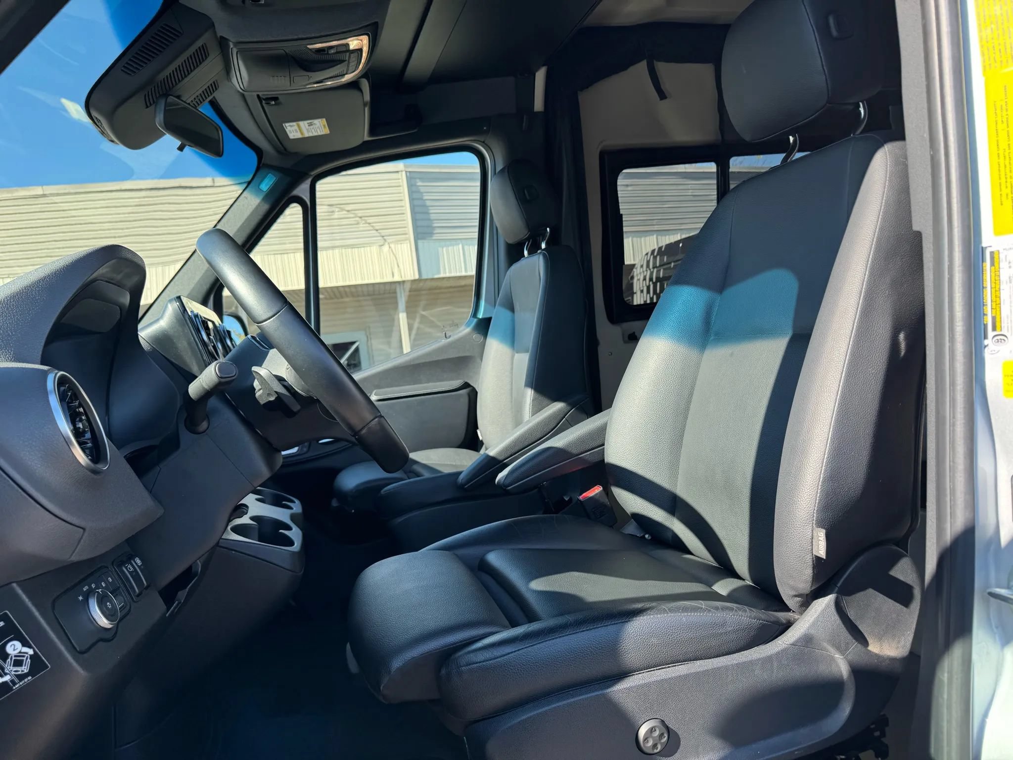 Used 2022 Mercedes-Benz Sprinter 2500 image 16