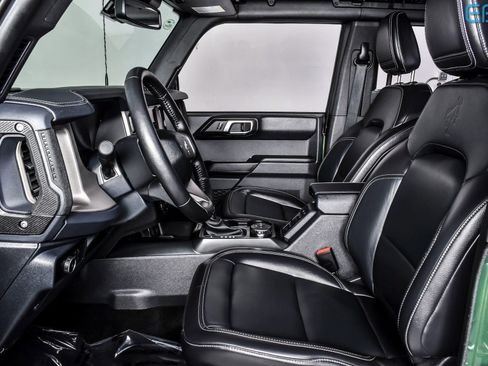 Used 2025 Ford Bronco Outer Banks image 16