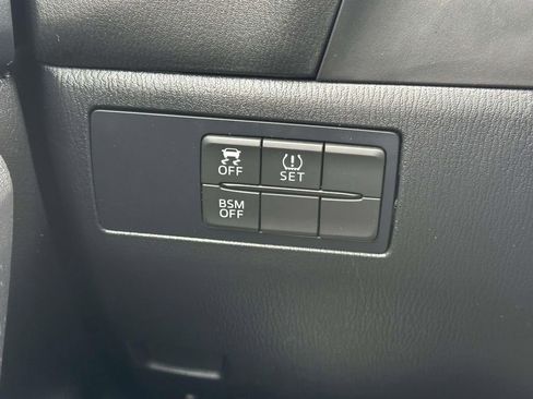 Used 2016 MAZDA MAZDA3 i Sport w/ Preferred Equipment Package image 21