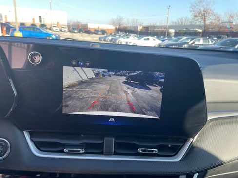 Used 2025 Chevrolet Equinox LT image 17