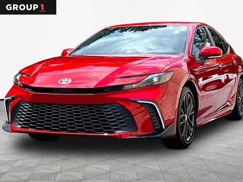 Used 2026 Toyota Camry SE w/ Convenience Package FWD image 1
