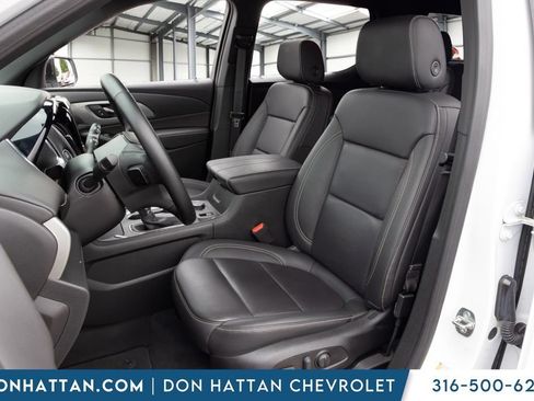 Used 2023 Chevrolet Traverse LT FWD image 13