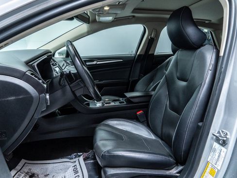 Used 2019 Ford Fusion Titanium image 5