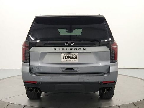 Used 2025 Chevrolet Suburban Z71 AWD/4WD image 6