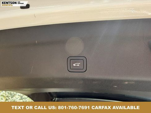 Used 2025 GMC Yukon XL Denali AWD/4WD image 37