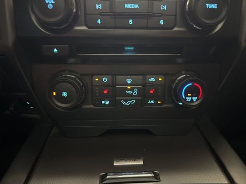 Used 2016 Ford F150 XLT w/ Equipment Group 302A Luxury AWD/4WD image 30