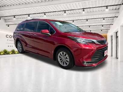 Used 2025 Toyota Sienna XLE
