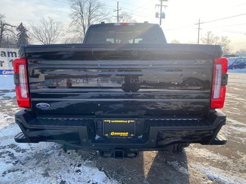 Used 2025 Ford F250 Platinum image 3