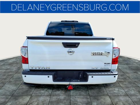 Used 2019 Nissan Titan SV w/ SV Convenience Package AWD/4WD image 4