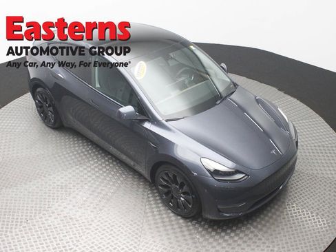 Used 2022 Tesla Model Y Performance image 3
