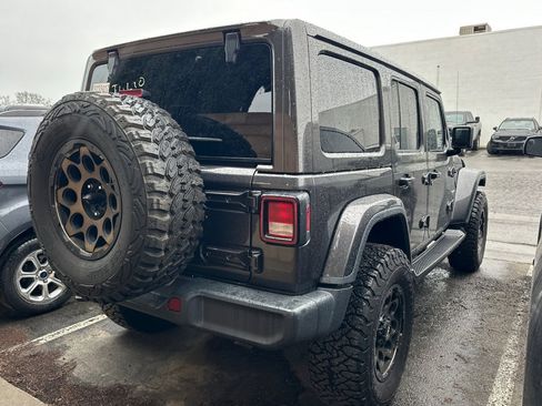 Used 2019 Jeep Wrangler Unlimited Sahara image 5