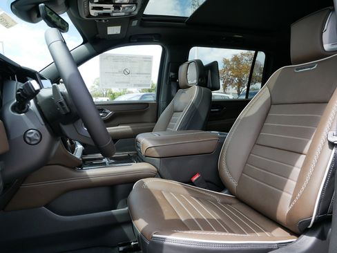 New 2026 GMC Yukon XL Denali Ultimate AWD/4WD image 4
