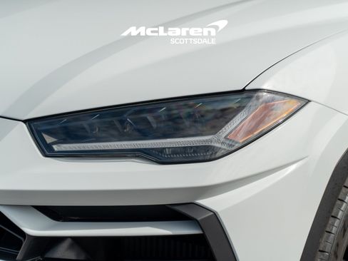 Used 2022 Lamborghini Urus AWD/4WD image 26