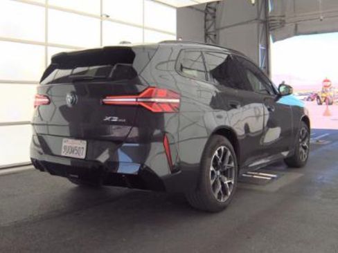 Used 2025 BMW X3 xDrive30i w/ Premium Package AWD/4WD image 2
