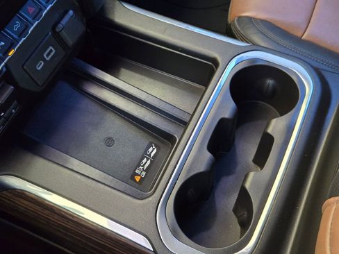 Used 2022 Chevrolet Silverado 1500 High Country AWD/4WD image 19