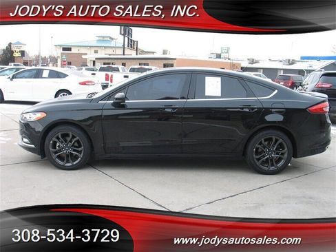 Used 2018 Ford Fusion SE w/ Equipment Group 201A image 28