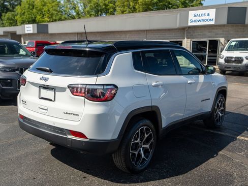 Used 2025 Jeep Compass Limited AWD/4WD image 7