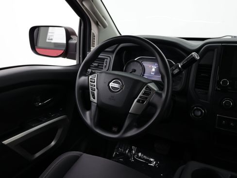 Used 2022 Nissan Titan SV RWD image 33