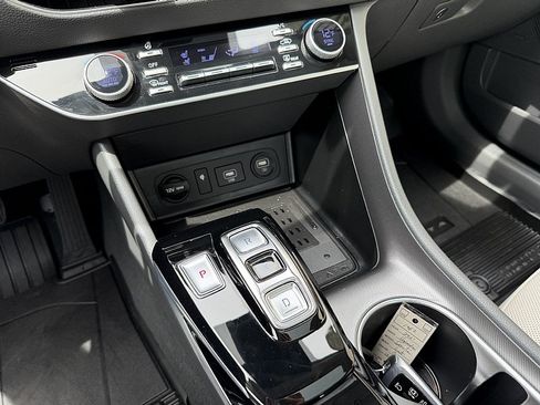 Used 2021 Hyundai Sonata Limited w/ Winter Weather Package FWD image 15