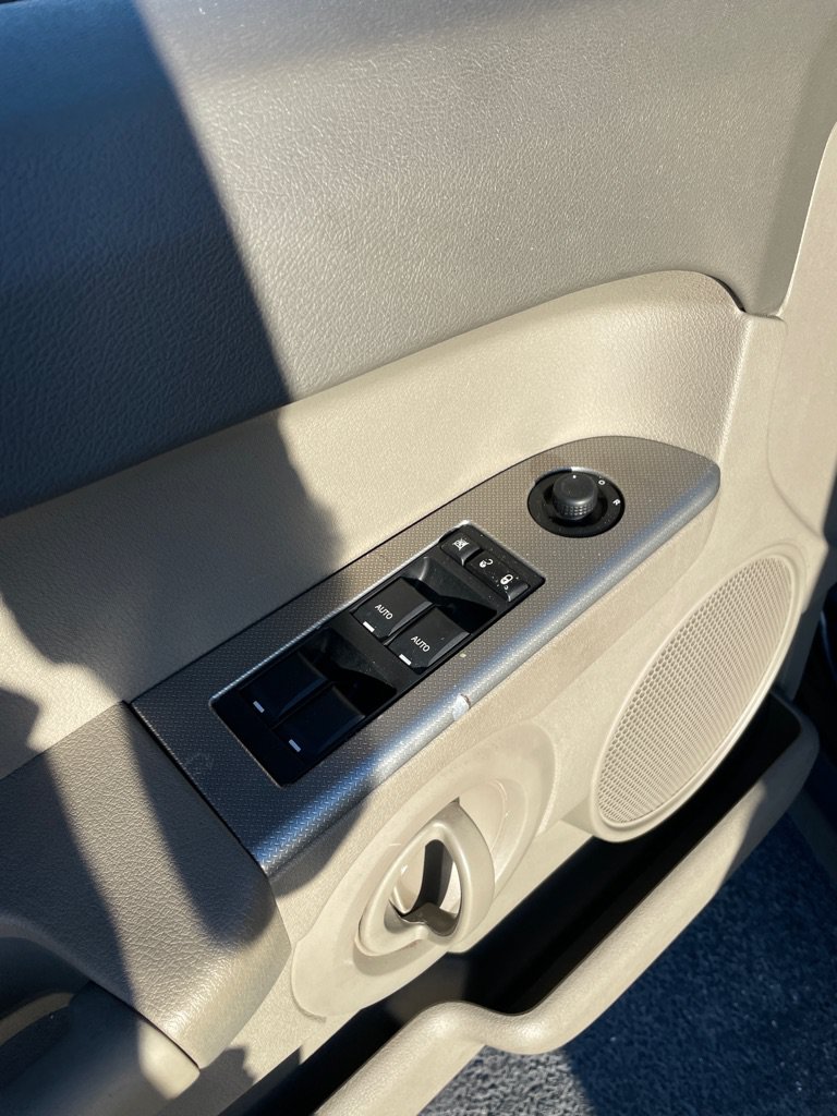 Used 2007 Jeep Commander Sport AWD/4WD image 11