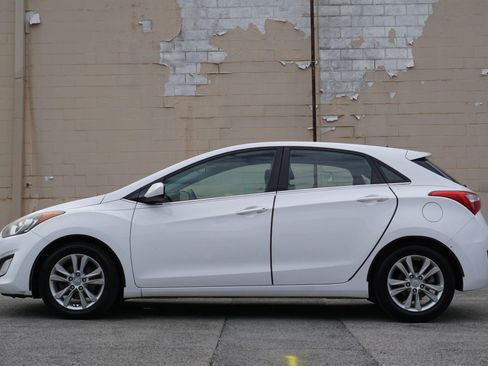 Used 2014 Hyundai Elantra GT FWD image 8