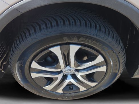 Used 2016 Toyota RAV4 LE image 10