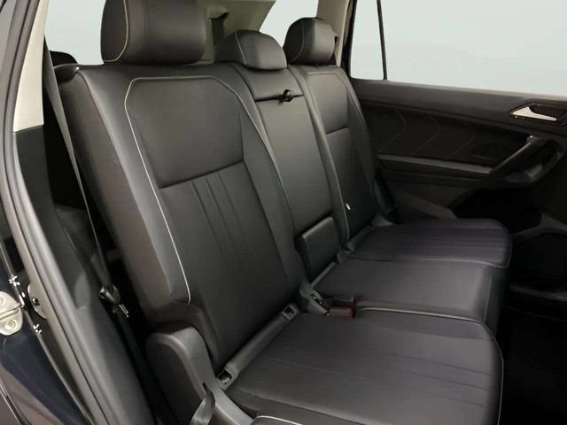 Used 2023 Volkswagen Tiguan SE w/ Panoramic Sunroof Package FWD image 81