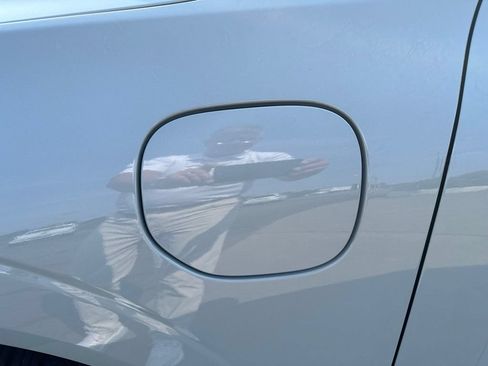Certified 2025 Volvo XC60 T8 Core w/ Protection Package Premier AWD/4WD image 9