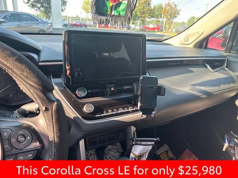 Used 2023 Toyota Corolla Cross LE w/ Moonroof Package FWD image 21
