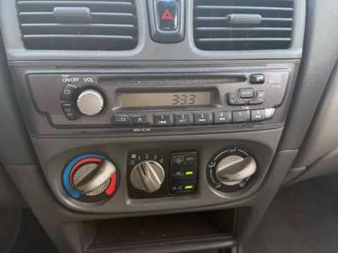 Used 2002 Nissan Sentra GXE image 14