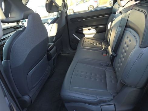 Used 2024 Kia EV9 Wind image 15